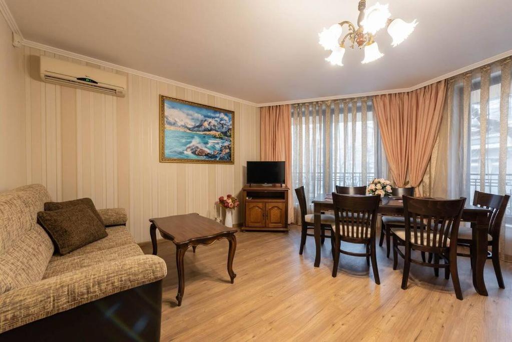 Vazov Residence , Two Bedroom Top Centre Apartment 바르나 외부 사진