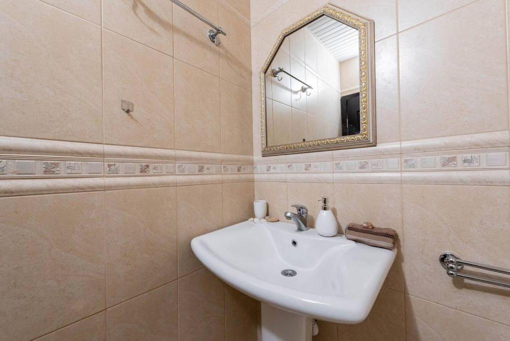 Vazov Residence , Two Bedroom Top Centre Apartment 바르나 외부 사진